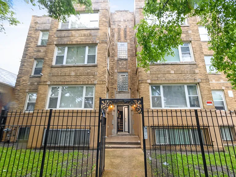 6200 S Albany Ave — Photo 5