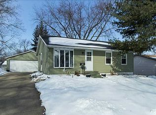 418 Cherry Hill Rd SW, Cedar Rapids, IA 52404