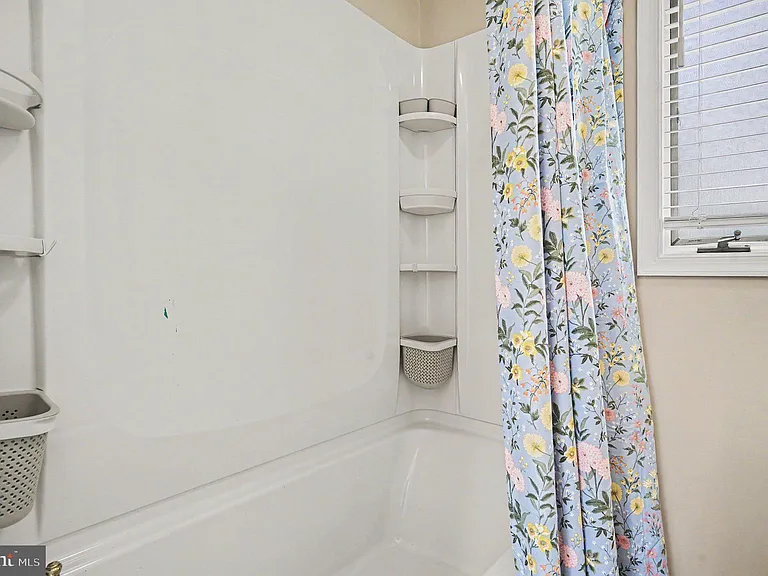 209 Casparus Way — Photo 36