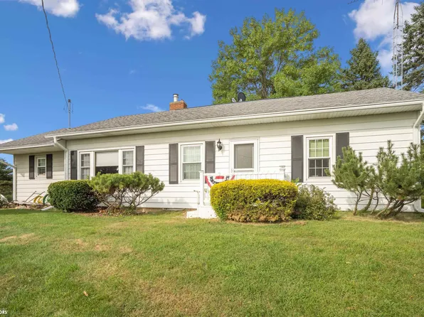 111 W Center St, Garwin, IA 50632