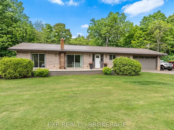 8283 Perth Rd, South Frontenac, ON K0H 2L0