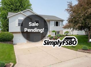 821 Birchwood Dr, Colona, IL 61241