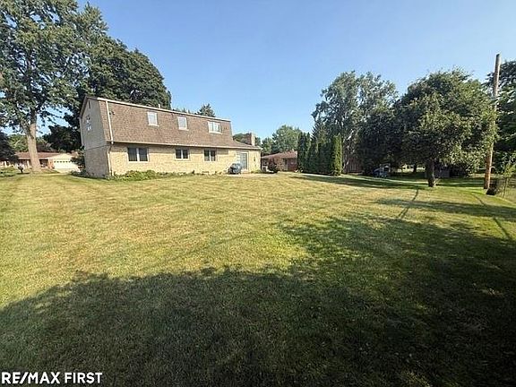 3rd image of 53277 Garland Dr