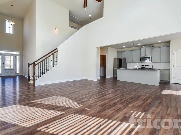 4061 Bella View Ln — Photo 2