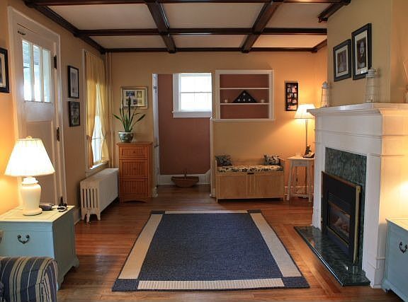 3rd image of 18 Kelton Ct