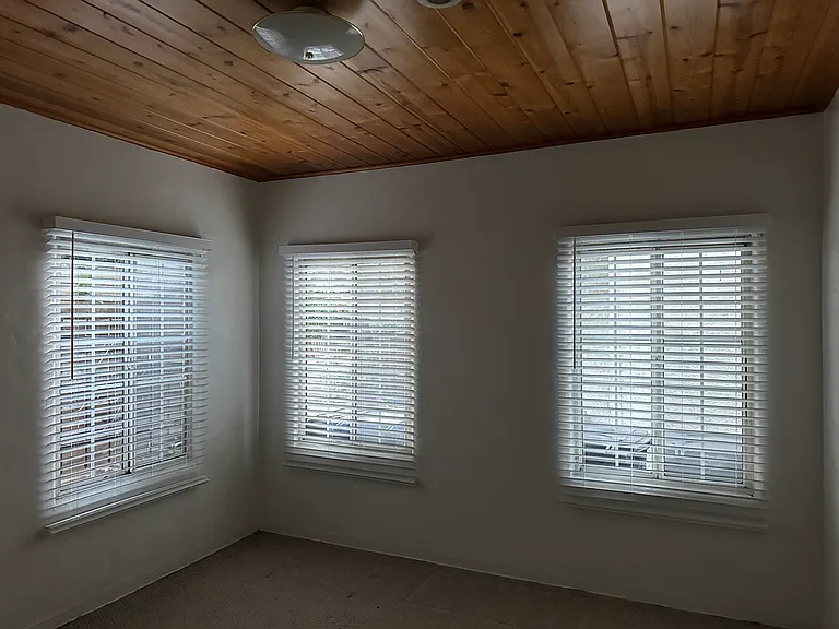 1018 S Vancouver Ave #1/4 — Photo 7