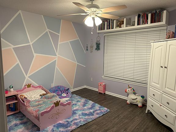 4th image of 2712 Caldar Ct