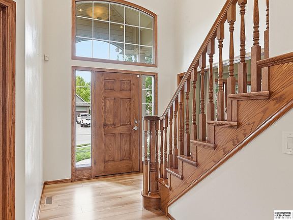 3rd image of 17321 Monroe Cir