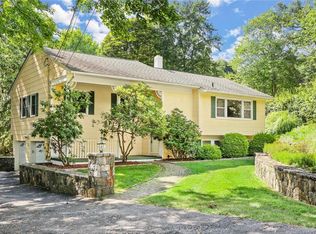 31 Tanya Ln, Mahopac, NY 10541