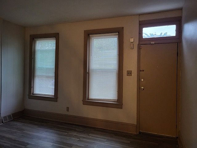 2nd image of 252 Minor St