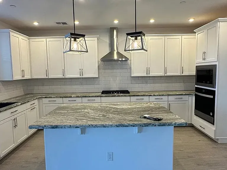 13412 W Eagle Feather Rd — Photo 2