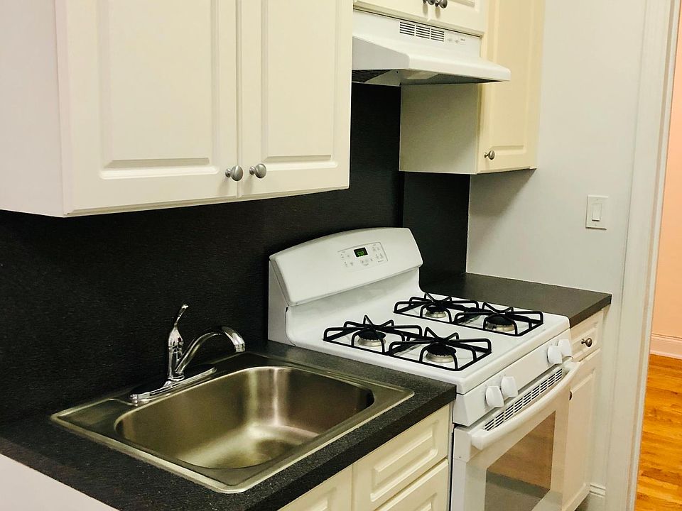 1st image of 17290 Highland Ave #K