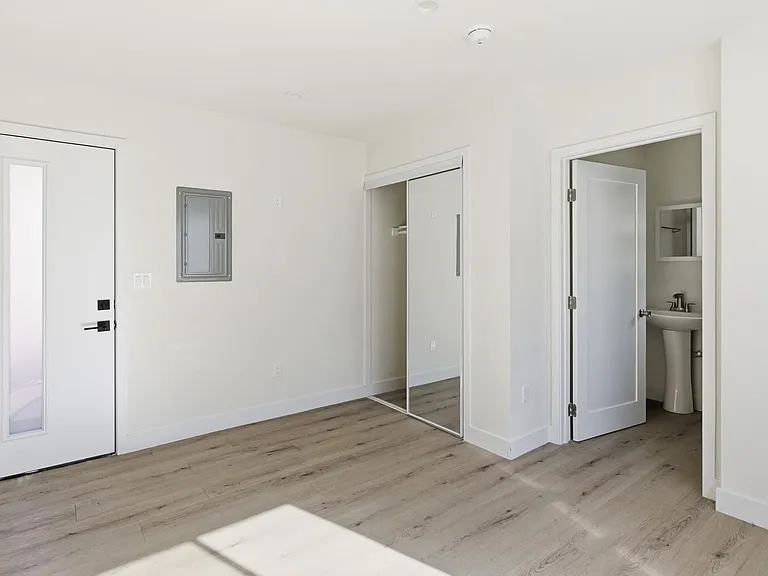 1474 S Wooster St — Photo 3