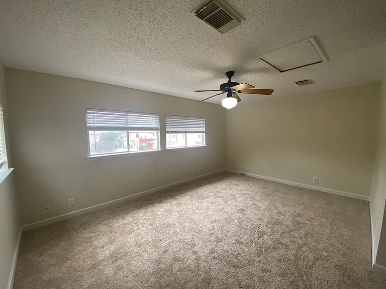 8802 Bridgefield — Photo 15