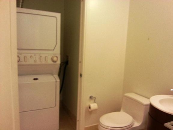 4th image of 10 West St APT 19D