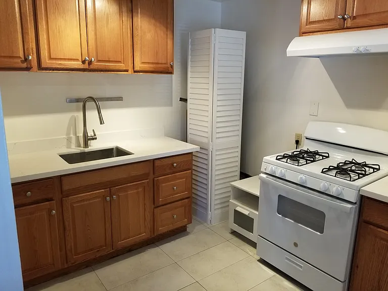 1625 Woolsey St #1 — Photo 5