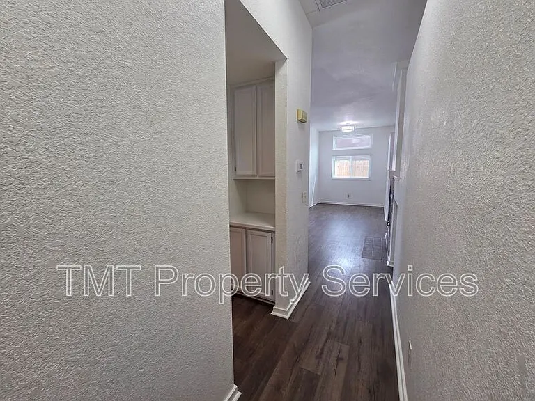 2234 Wall St — Photo 29
