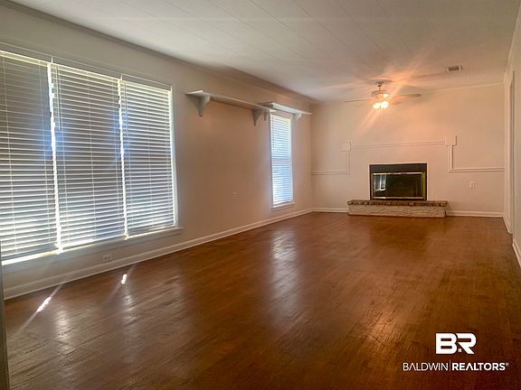 3rd image of 2075 E Union Ave