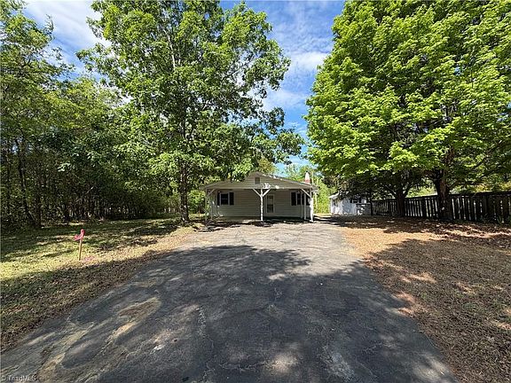 2nd image of 1194 Summey Town Rd