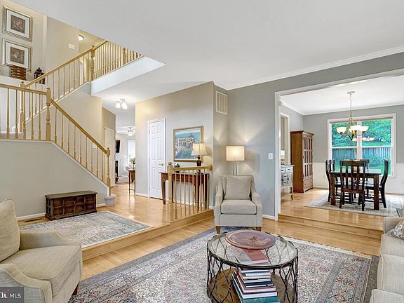 4th image of 8929 Mountain Ash Dr