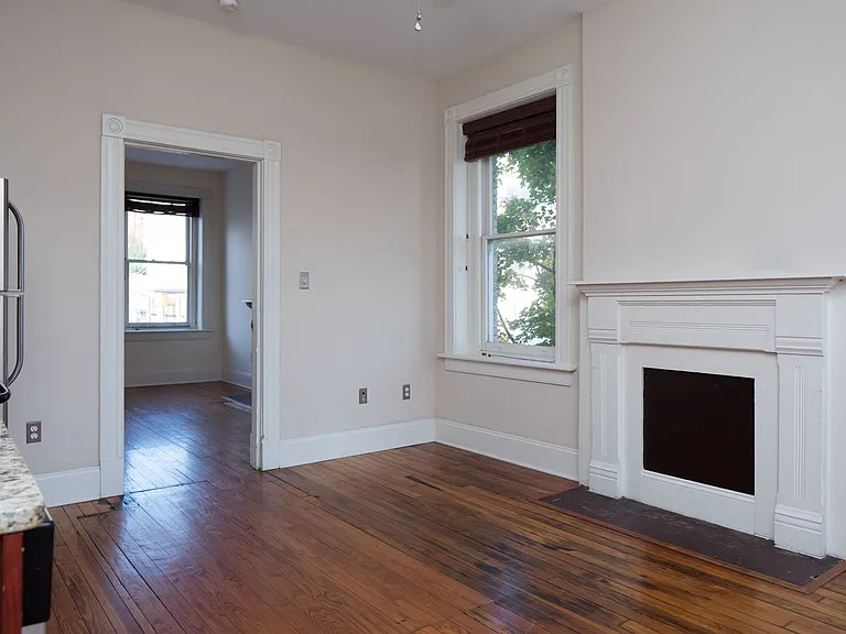 22 W Marshall St #5 — Photo 4