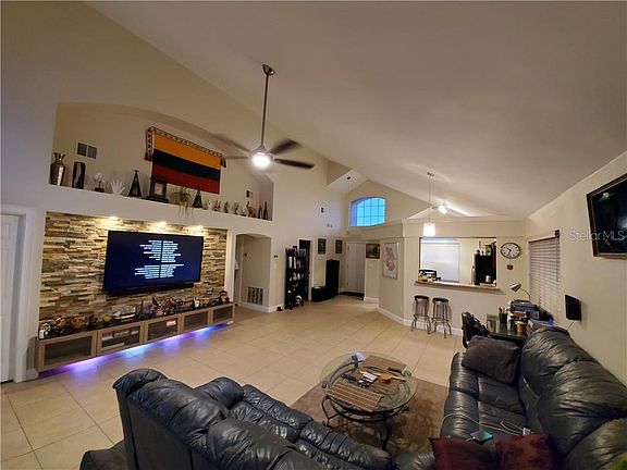 5th image of 7463 Victoria Cir