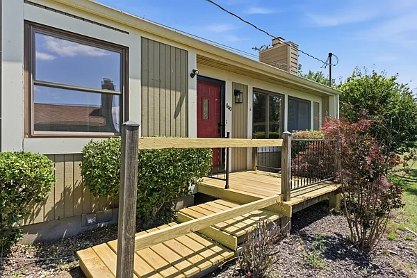 800 Williamsburg West Dr