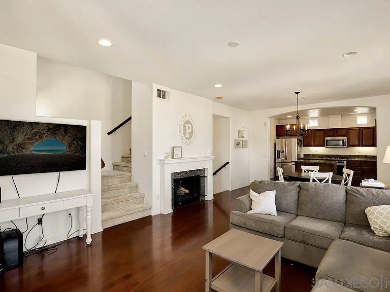 246 Marquette Ave — Photo 9