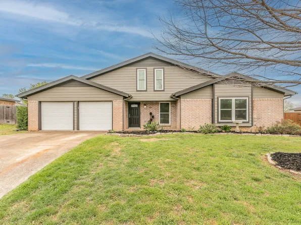 7608 Chasewood Dr, North Richland Hills, TX 76182