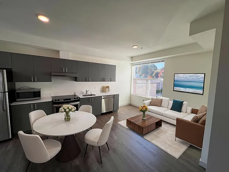 4801 Fauntleroy Apartments — Photo 51