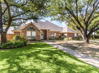 6400 Royal Ct, North Richland Hills, TX 76180