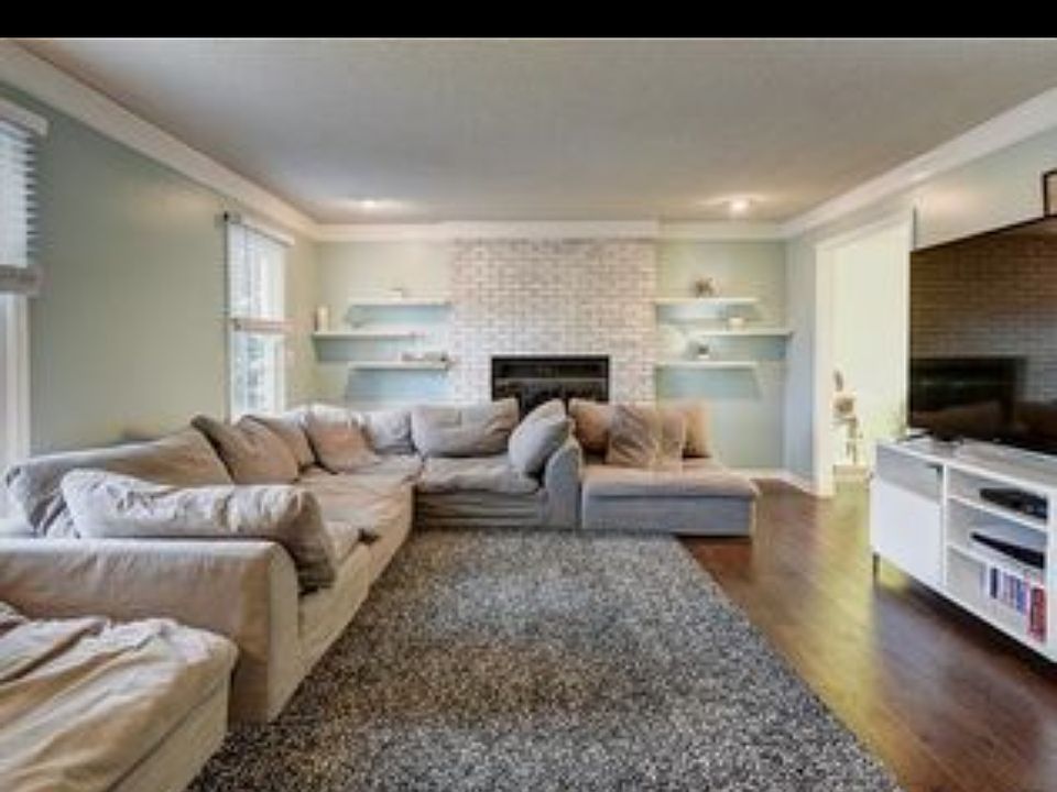 2nd image of 6013 W 153rd St