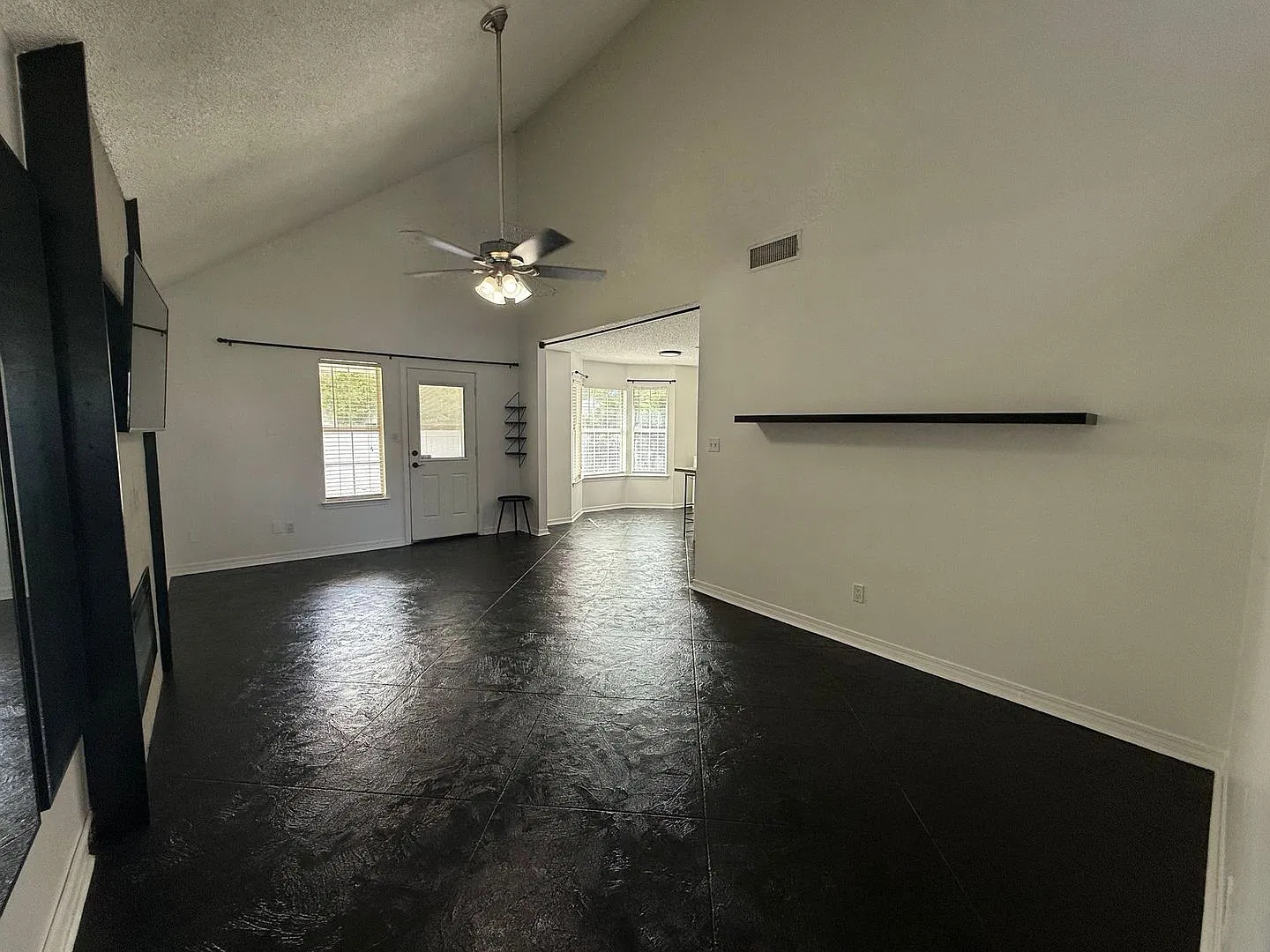 Pensacola - 3 bedroom, 2 bathroom — Photo 2