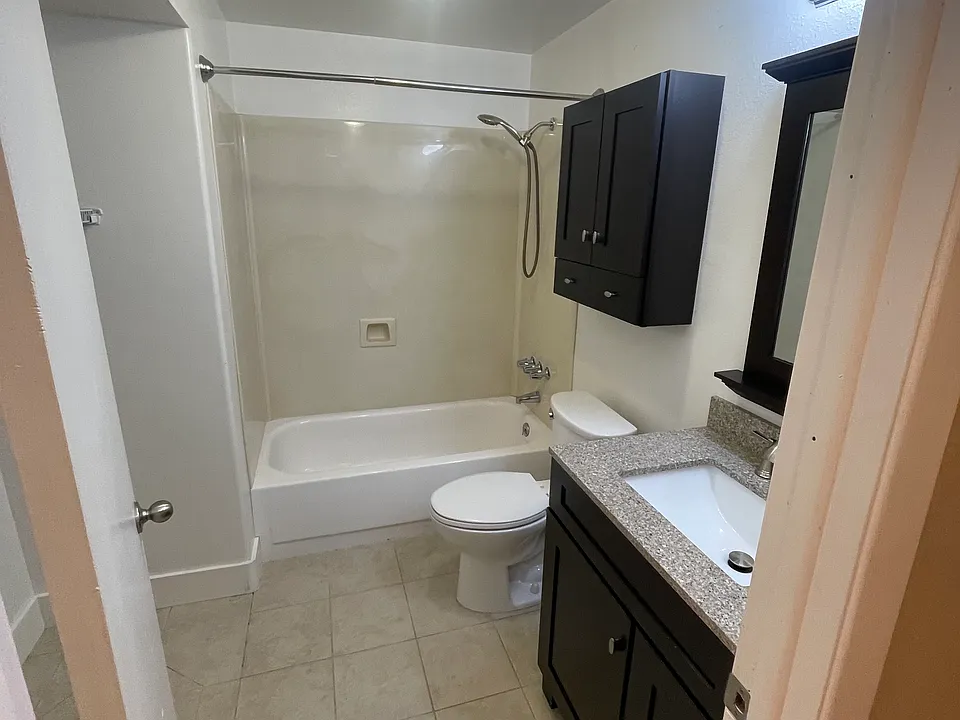 1974 McCall Pl #6