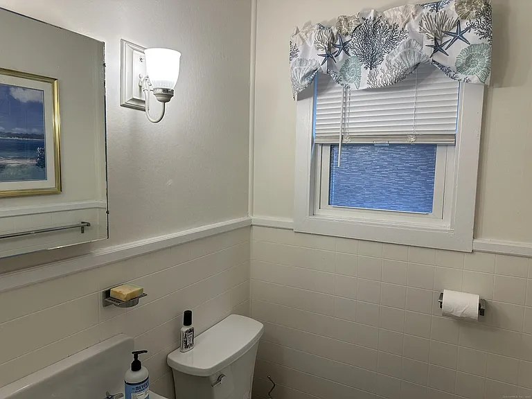 33 Sybil Ave — Photo 10