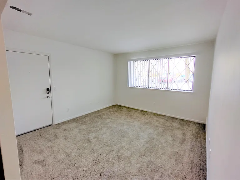 Charter Oaks Apartments — Photo 75