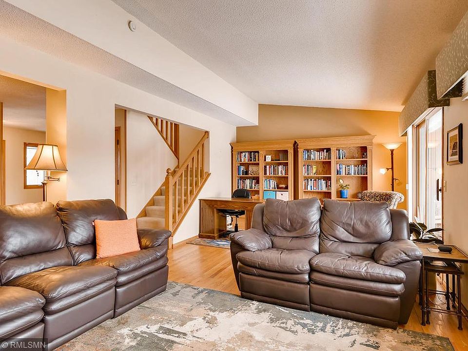 1st image of 136 Canabury Ct