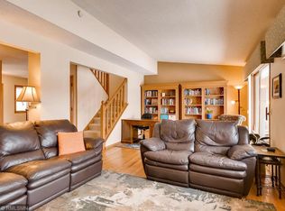 136 Canabury Ct, Little Canada, MN 55117