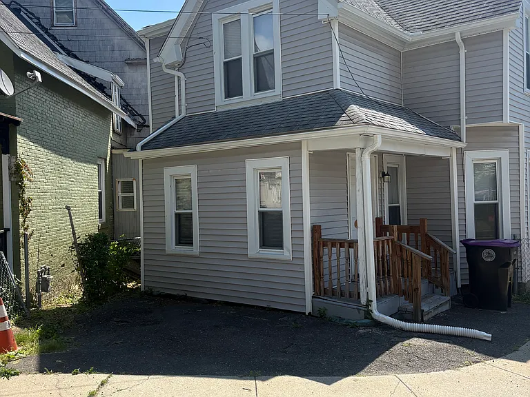 57 Linden St — Photo 3