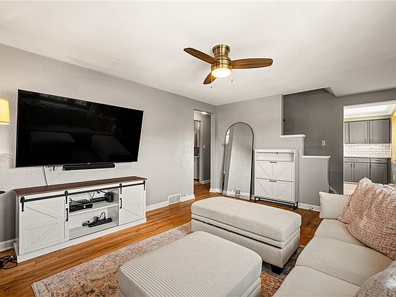 4th image of 3541 Rosalia Ave