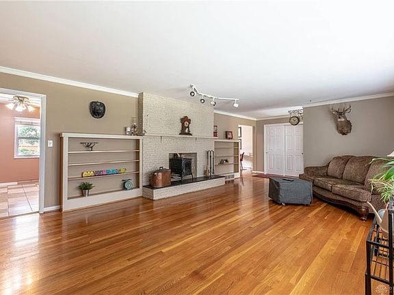 2nd image of 244 Sanderson Dr