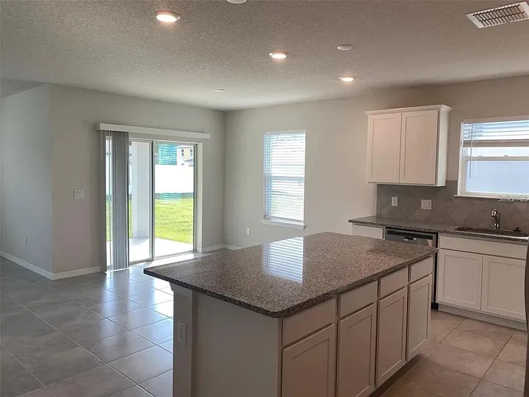 9643 Summers Cay Cir — Photo 6
