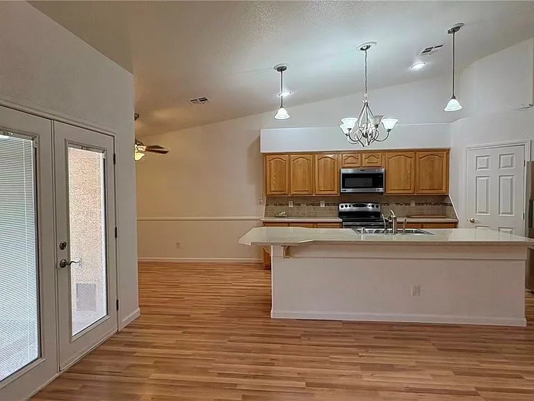 551 Duran St — Photo 8