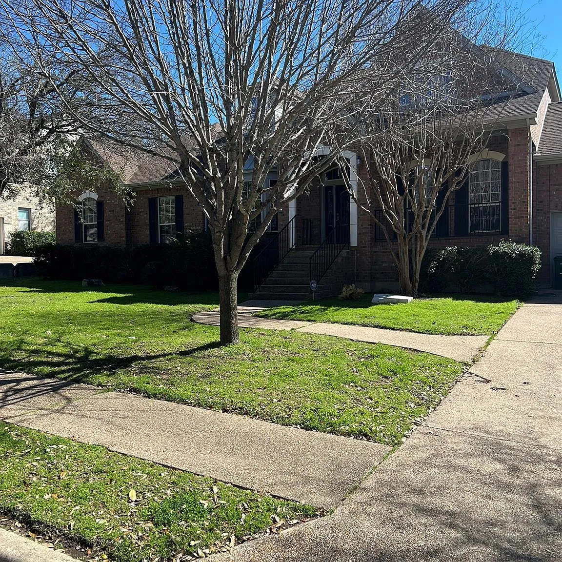 4 bed, 2.5 bath, 3324 sqft, $4,100 — Photo 1