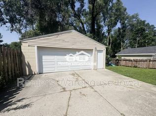 5813 Clark St, Des Moines, IA 50311