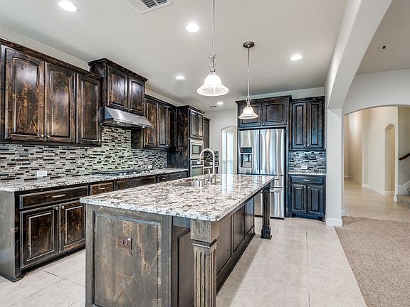 4th image of 813 Warwick Blvd