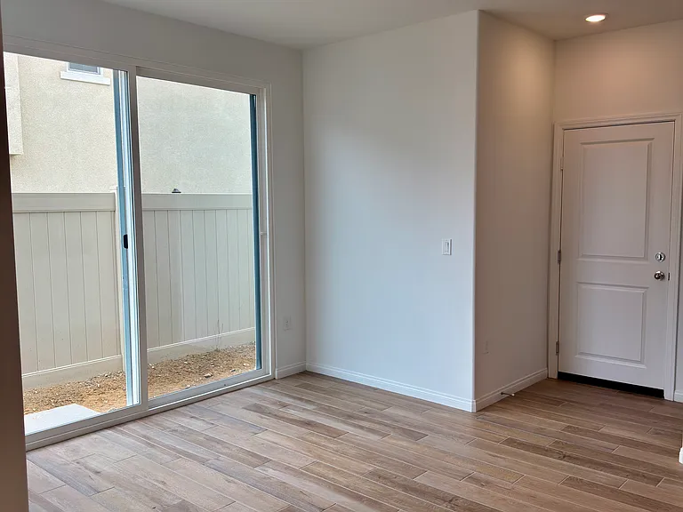 1261 Galaxy Way — Photo 15