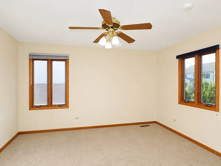 706 N Point Dr — Photo 24