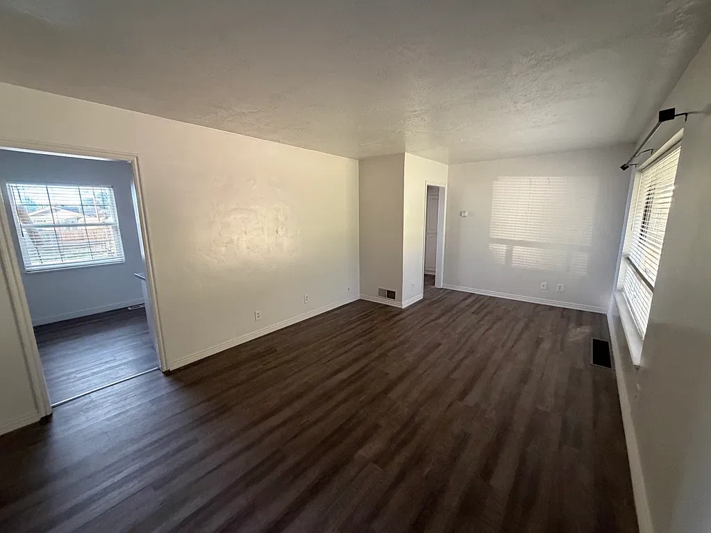 3 bed, 1283 sqft, $1,900 — Photo 4