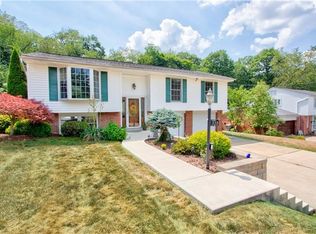 320 Lincoln Dr, Pittsburgh, PA 15241